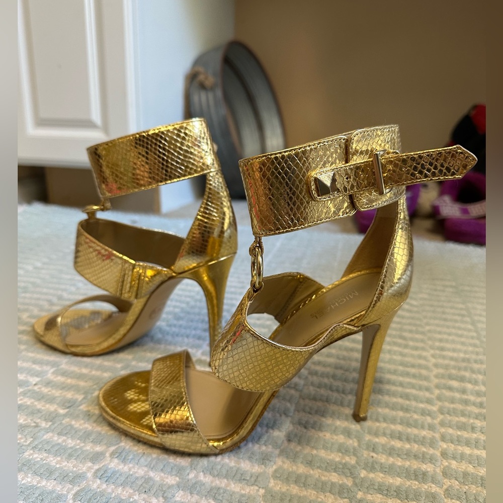 Michael Kors gold heels sz:7.5